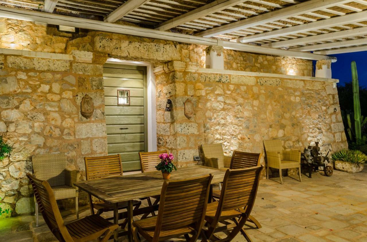 Trulli Altomare Villa Alliste Bagian luar foto